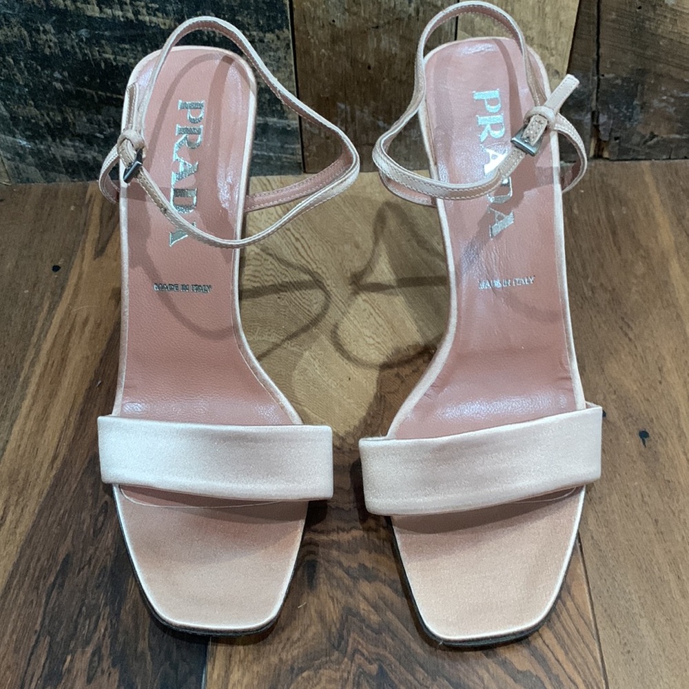 Prada satin heels - beautiful condition! - Picture 2 of 8